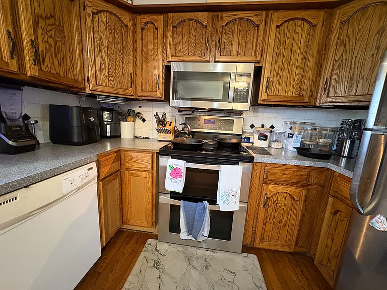4676 N Dwight Dr — Photo 13