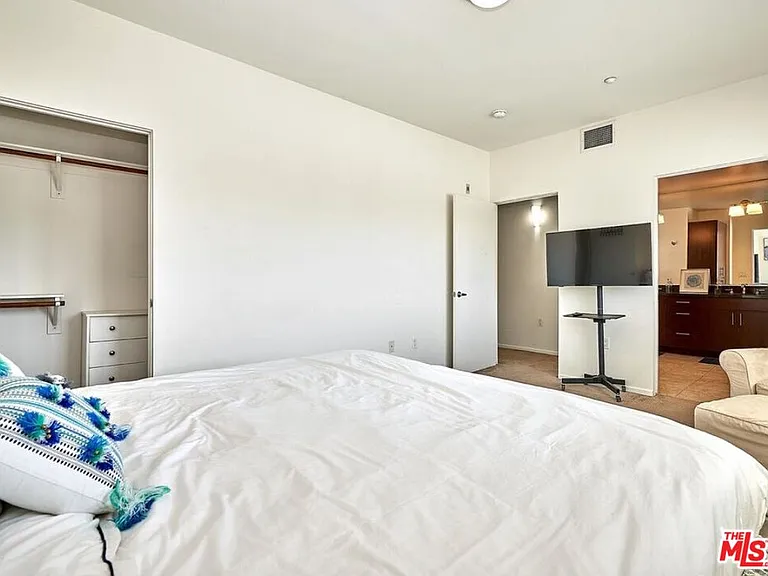 2864 Sunset Pl #206 — Photo 22