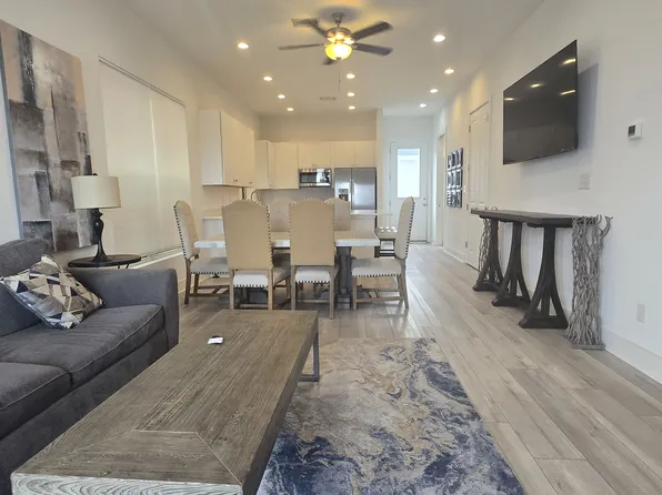 305 S Clubbs St #305, Pensacola, FL 32502