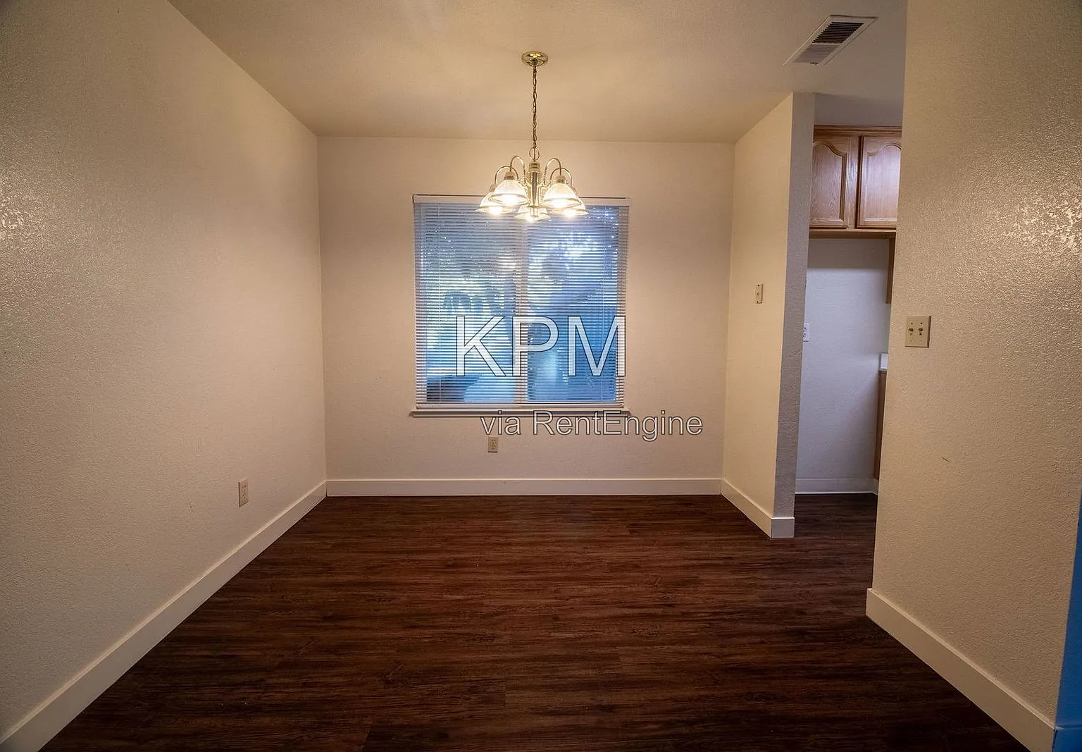 3 bed, 2.0 bath, 1017 sqft, $1,900 — Photo 4