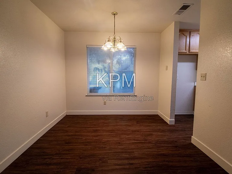 5562 Tree Swallow Ct — Photo 4