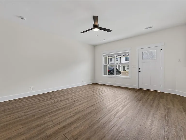 309 Front Ridge Cir — Photo 5
