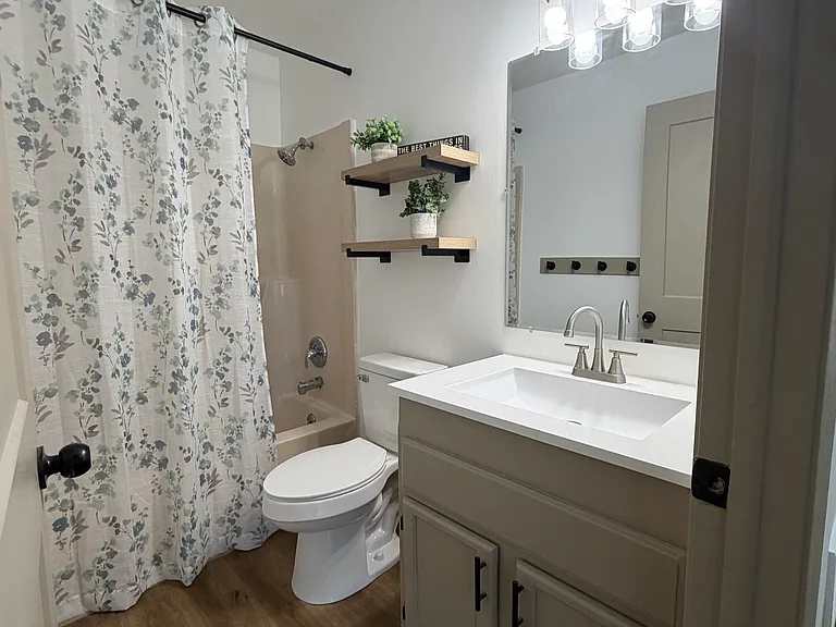 239 N Brunswick St #1 — Photo 7