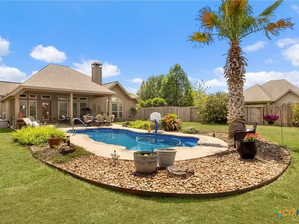 2194 Pioneer Pass, Seguin, TX 78155