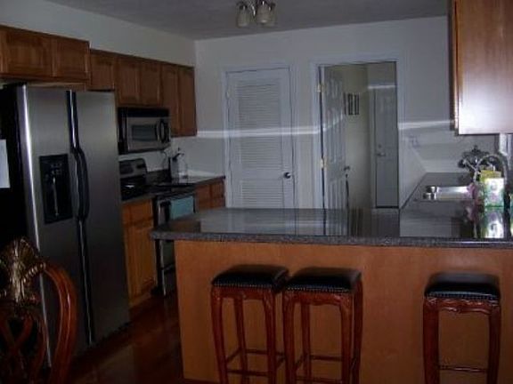 5th image of 583 Kings Grove Ln