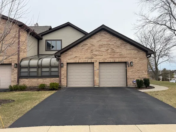 1800 Monterey Ct, Hoffman Estates, IL 60169