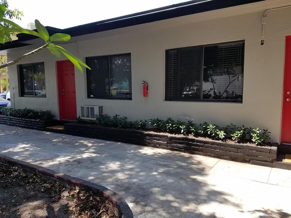2nd image of 820 S Federal Hwy APT 1