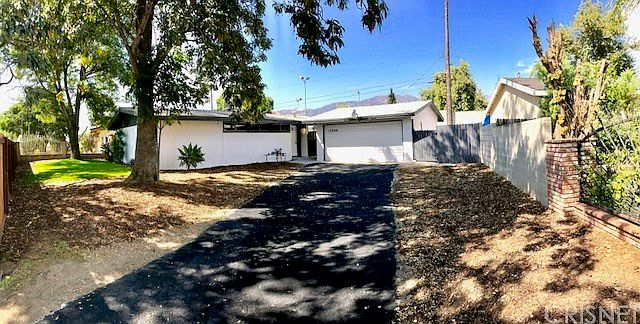 1st image of 13096 Fellows Ave