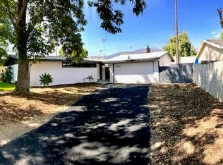 13096 Fellows Ave, Sylmar, CA 91342