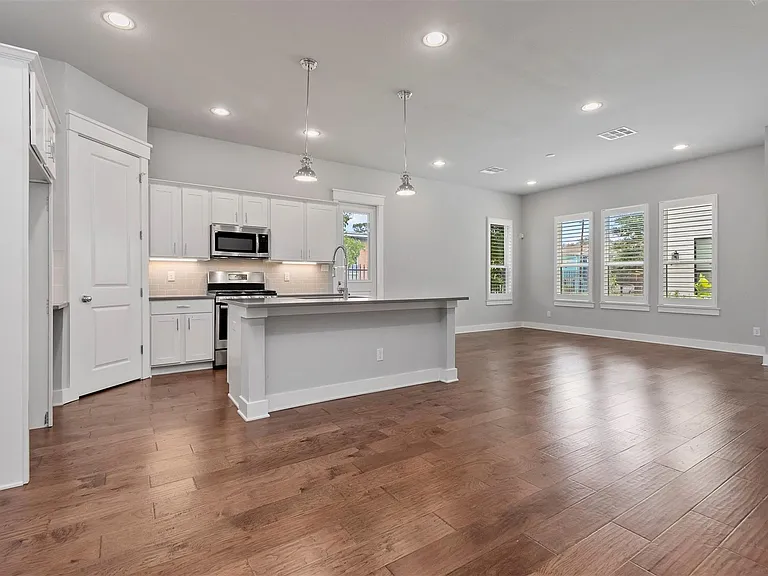 909 Oak St #C — Photo 11