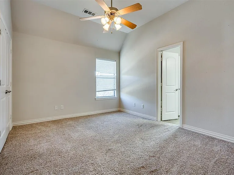 778 Fall River Dr — Photo 9
