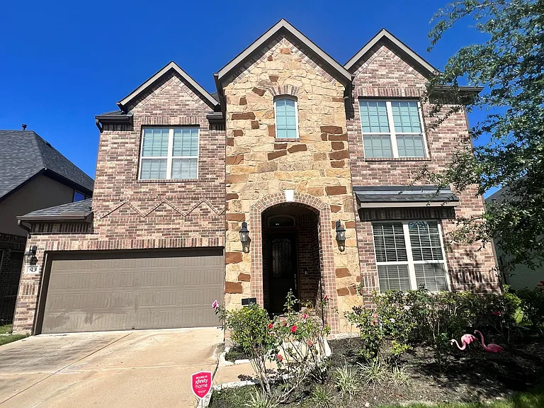 5231 Pickford Grv — Photo 2