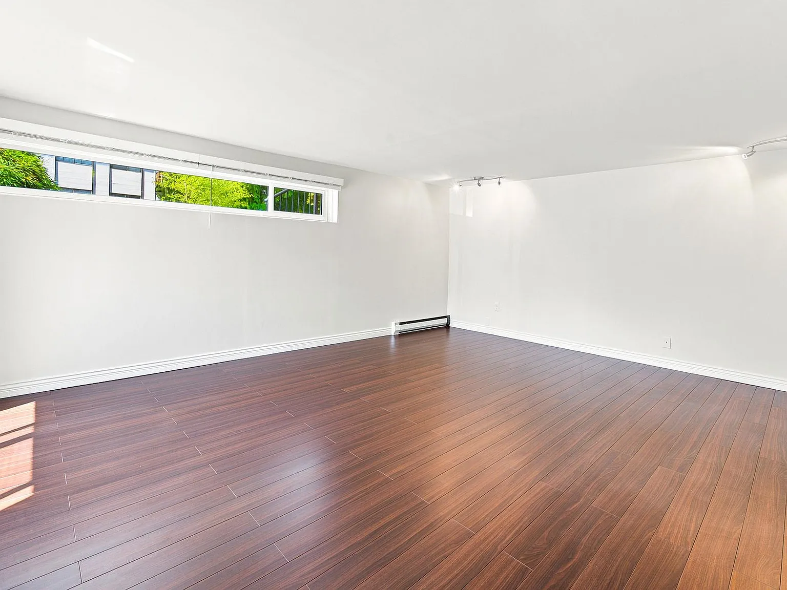 2 bed, 850 sqft, $2,550 — Photo 3