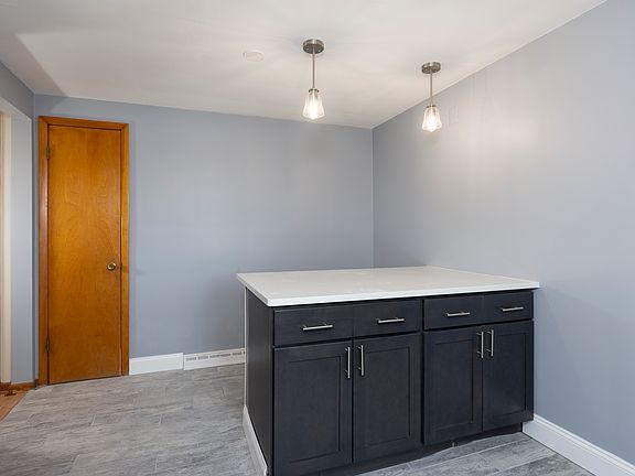 4th image of 1-74 N Parker Ave
