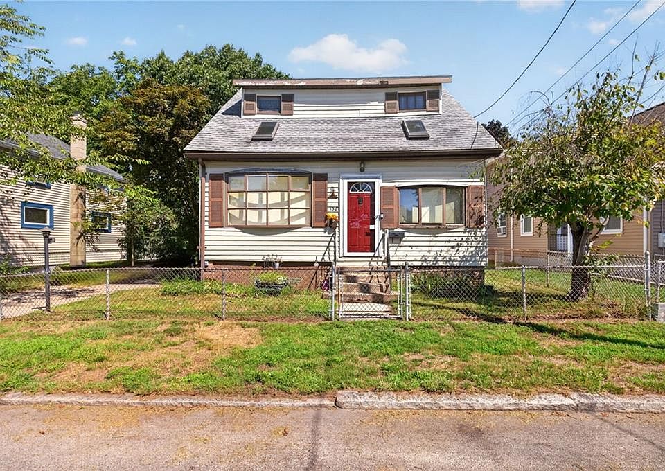 1st image of 138 Chaplin St