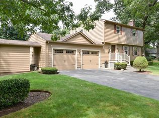 15 Peacock Rd, Warwick, RI 02886