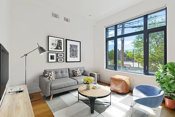 Rented by Compass | media 21