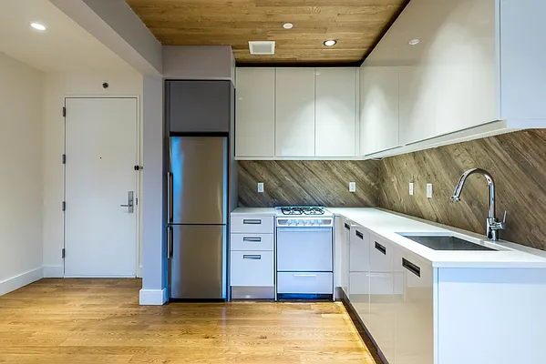 Rented by Nooklyn NYC LLC | media 127