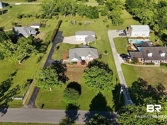 4th image of 14142 Pecan Ln