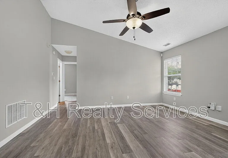 10341 Whitewater Ln — Photo 9