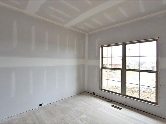 2nd image of 14 Collette Ct #110-lot 110