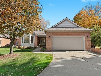 26200 Orchard Lake Rd, Farmington, MI, 48334