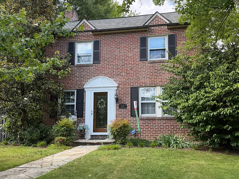 632 Regester Ave — Photo 1