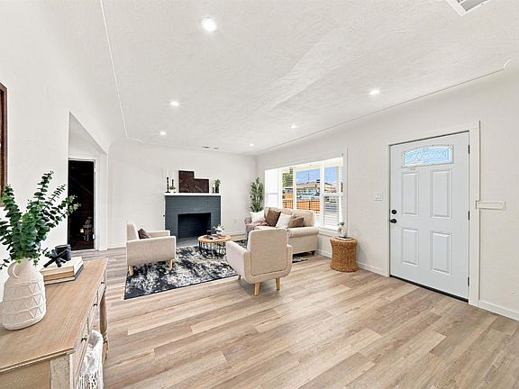 3rd image of 2213 Glendale Ave