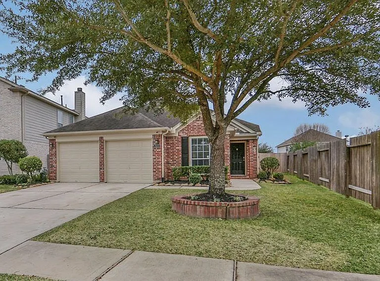 2123 Castle Gardens Ln — Photo 2