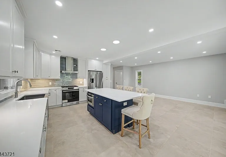 13 Rockaway Ave — Photo 13