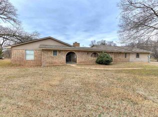 101 NW Shady Brook Ln, Cache, OK 73527
