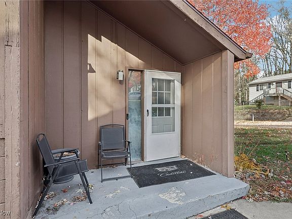 4th image of 1010 Cree Ave