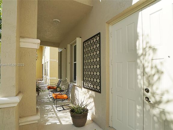2nd image of 1546 Sandpiper Cir