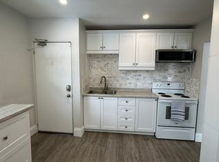 142 Maurice Ct, Newmarket, ON L3Y 2W2