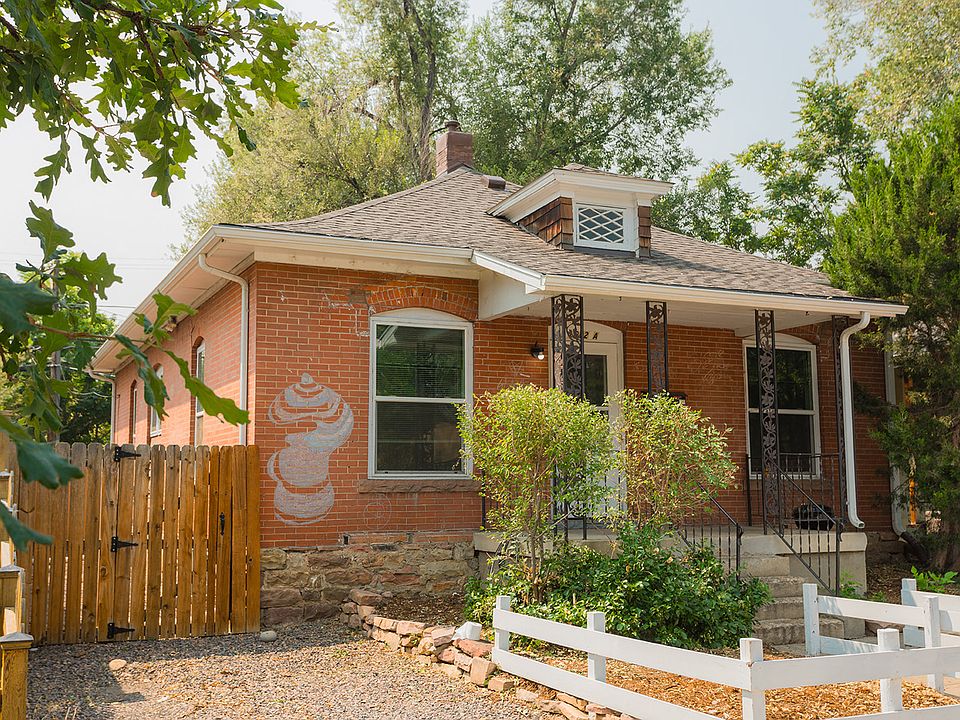 1522 Grove Street A Exterior