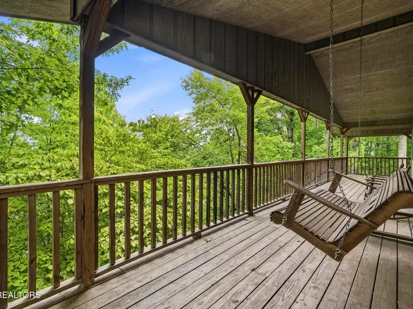 1889 Natures Ln, Sevierville, TN 37862