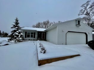 41077 N Julia Ct, Antioch, IL 60002