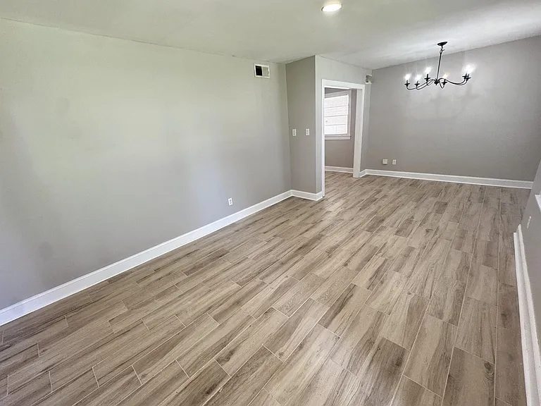 4669 Durbin Ave — Photo 3