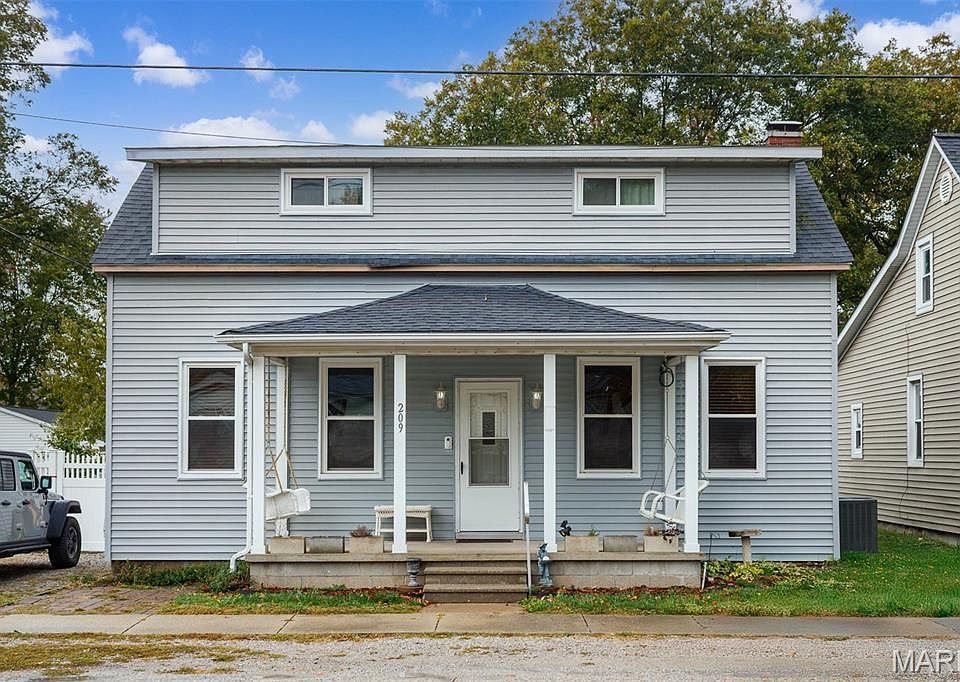1st image of 209 S Railway St