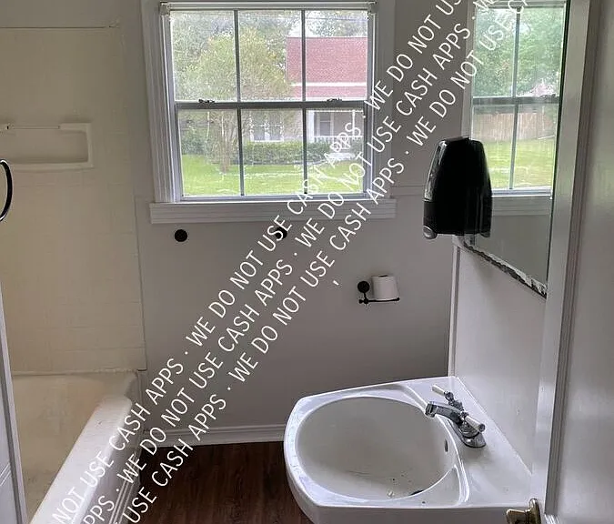 203 Lee Ln — Photo 8