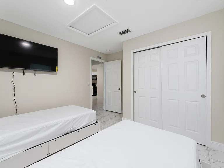 1246 Westwinds Dr — Photo 17