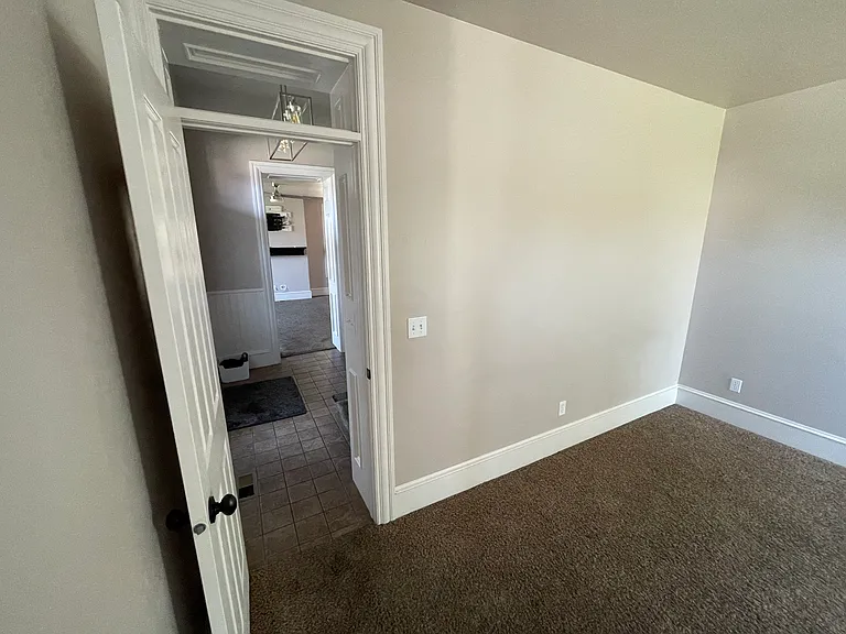 Front guestroom/office off of the entryway foyer