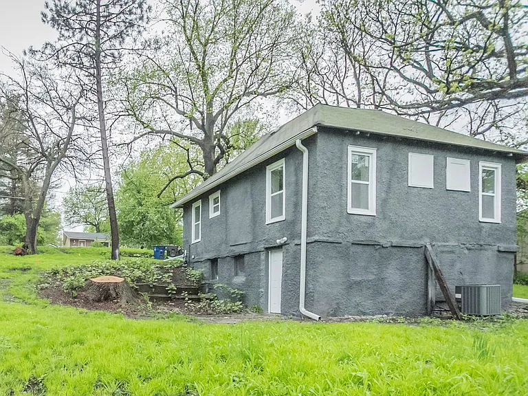 338 E Pleasant View Dr — Photo 13