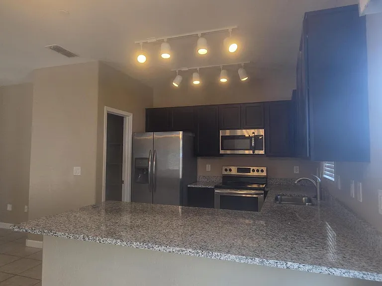 2150 W Alameda Rd #1229 — Photo 5