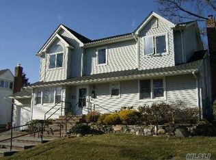 111 Ira Rd, Syosset, NY 11791