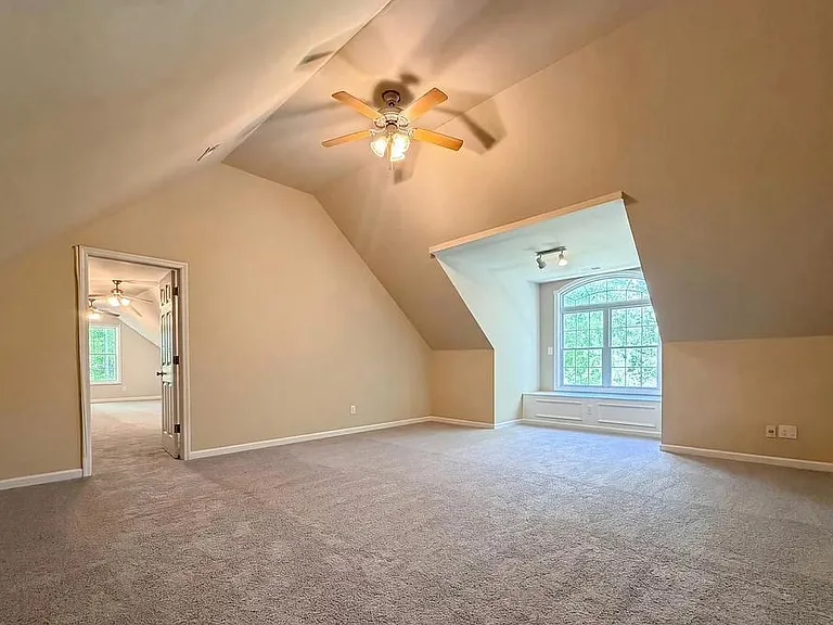 114 Rockrose Ave — Photo 2