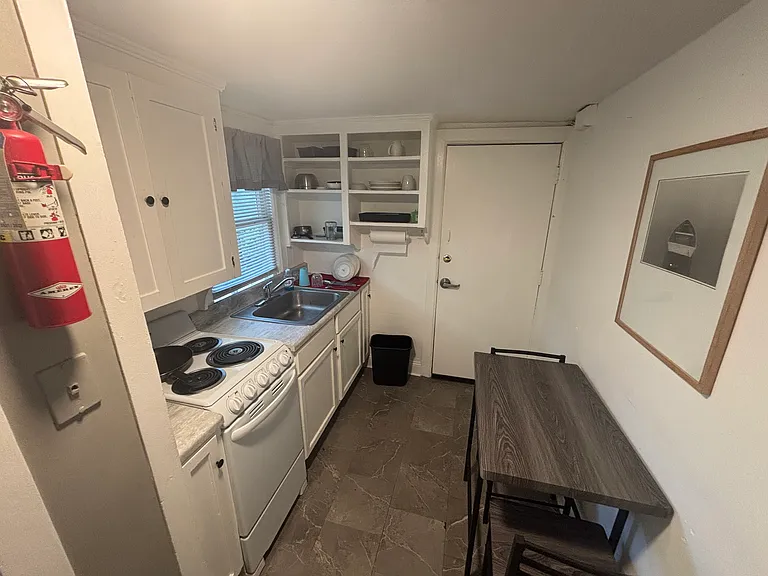 209 N Mathewson Ave #3 — Photo 5
