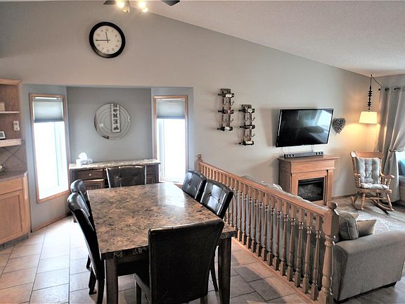 4th image of 62 Westmews Cres