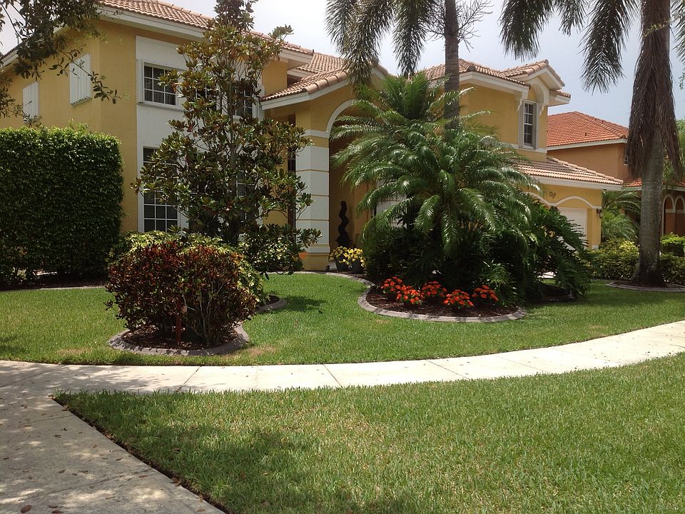 Generous corner lot