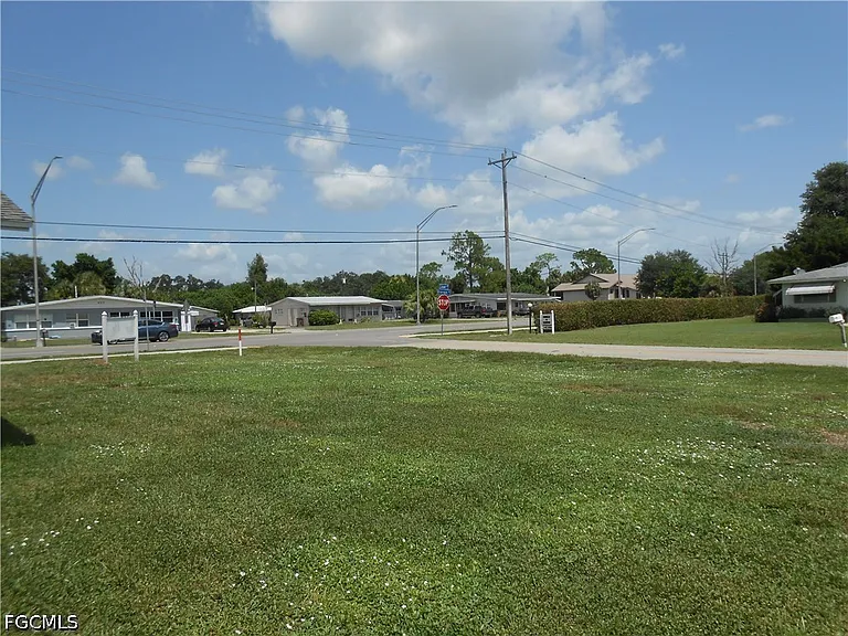 404 Joel Blvd — Photo 33